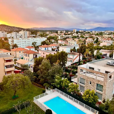 Luxury Penthouse Near The Antibes